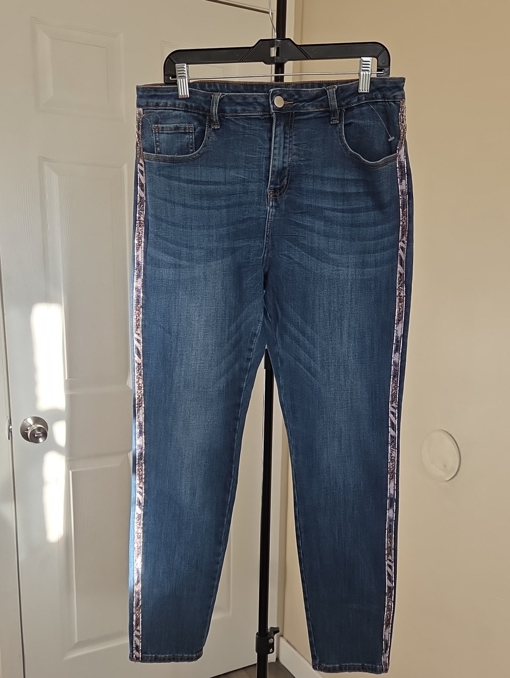 Frank Lyman Design Dark Blue Skinny Jeans with Rose-Gold Side Stripe
